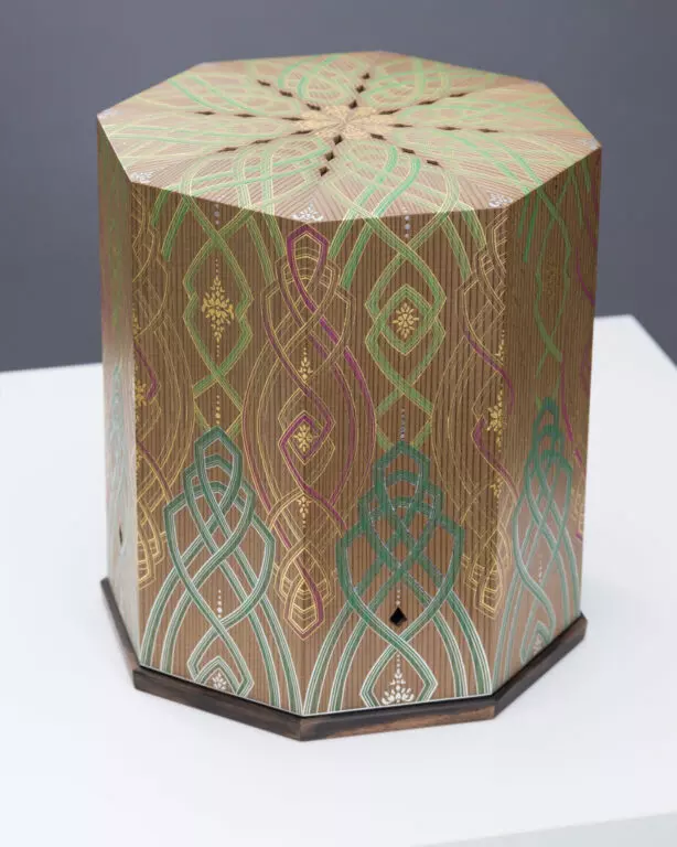 Octagonal Lidded Box with Kirikane Design: "Sprouting"