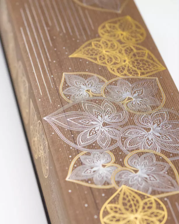 Lidded Box with Kirikane Design: "Futaba Aoi"