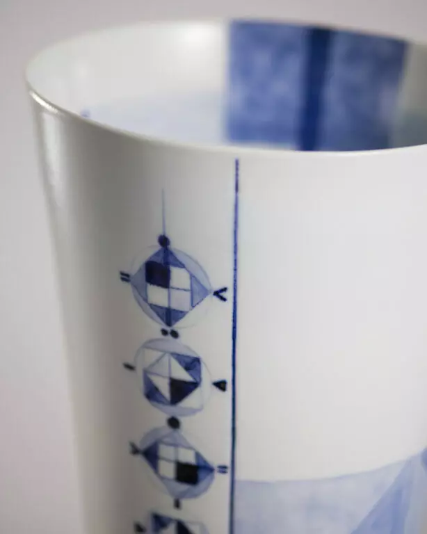Flower Vase with Inlaid Line and Cobalt Pattern