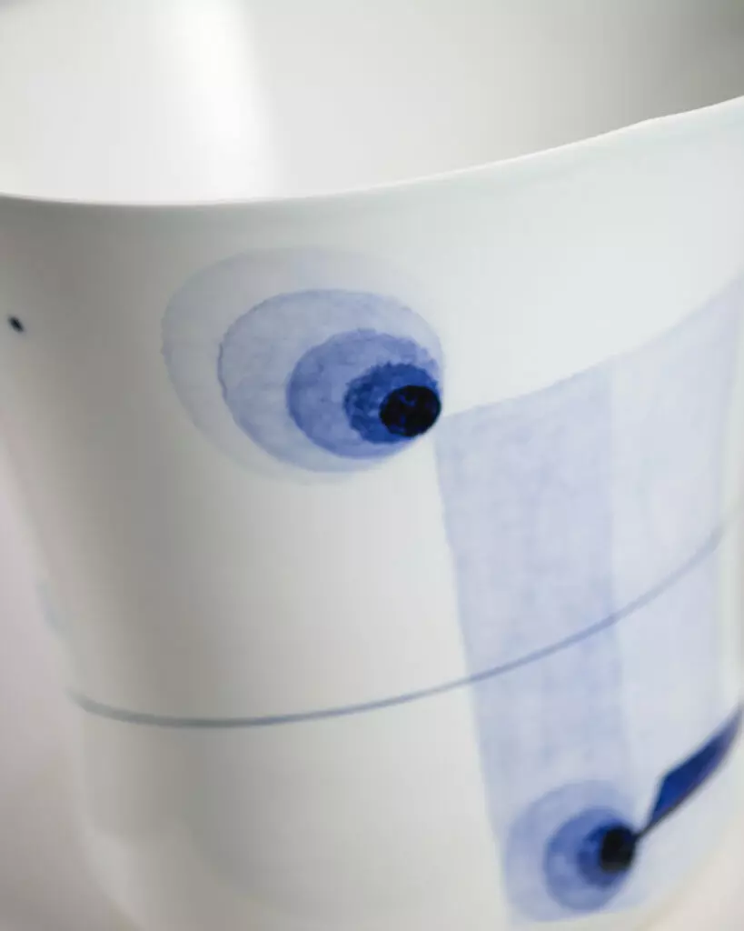 Flower Vase with Inlaid Line and Cobalt Pattern