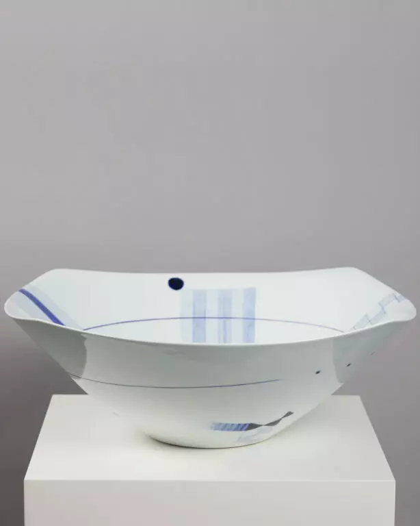 Large Bowl with Inlaid Line and Cobalt Pattern