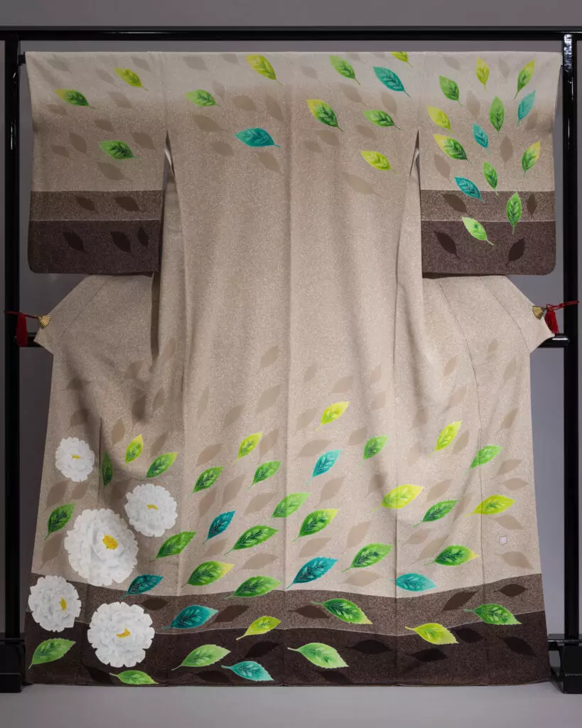 Yuzen hand-dyed kimono "Dancing in the Wind"