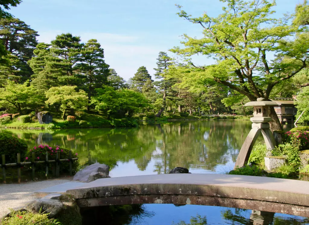 "Kenroku-en" strolling-style landscape garden