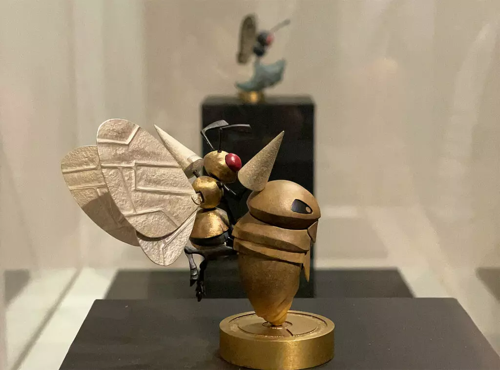 Articulated Kakuna/Beedrill by Haruo Mitsuta