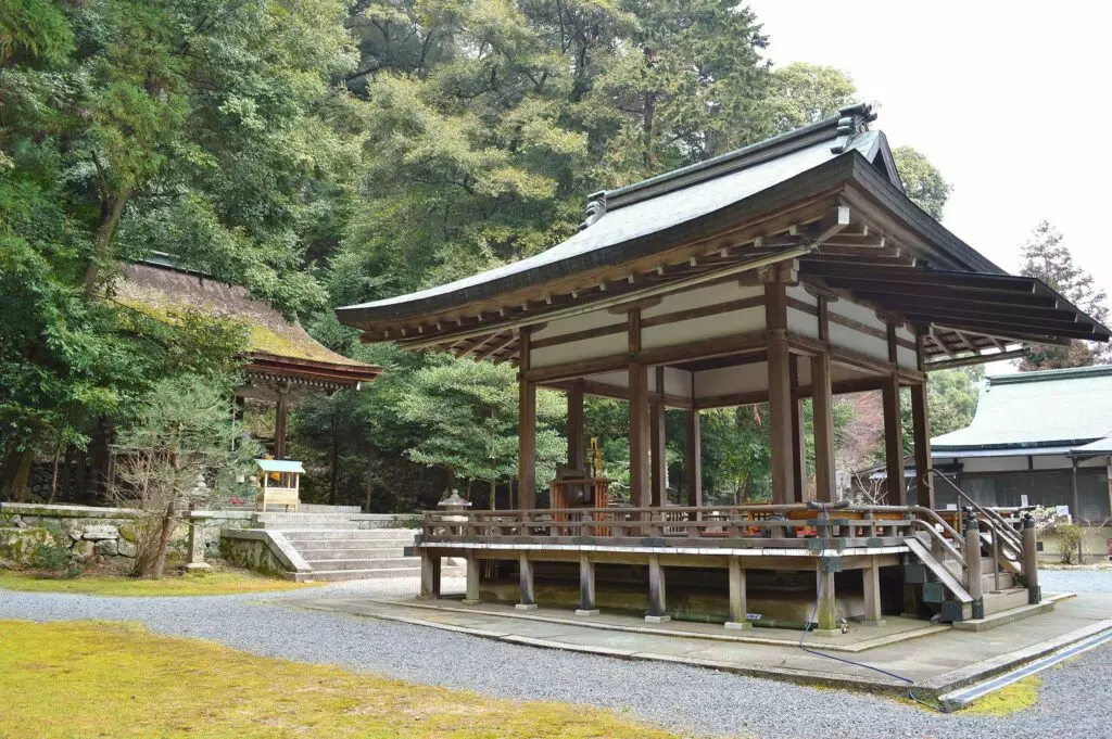 The Moon in Japanese Culture: Traditions, Legends, and Landmarks