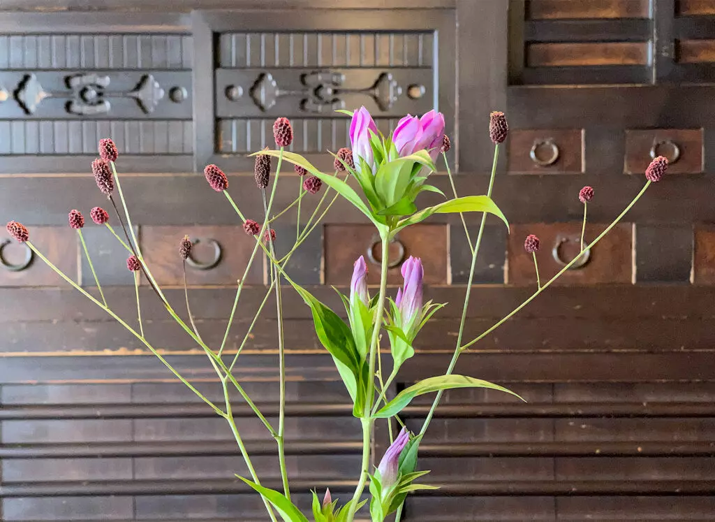 KAWAI KANJIRO'S HOUSE　Furniture and flowers