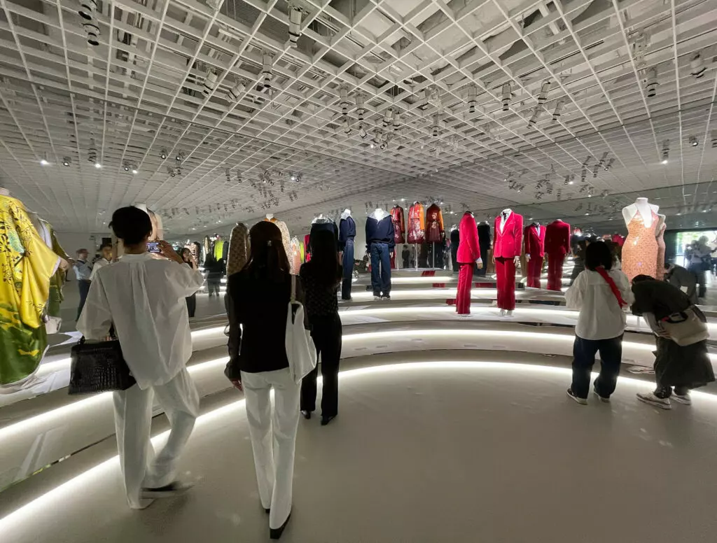 ECHOES(The Genealogy of Creativity) room