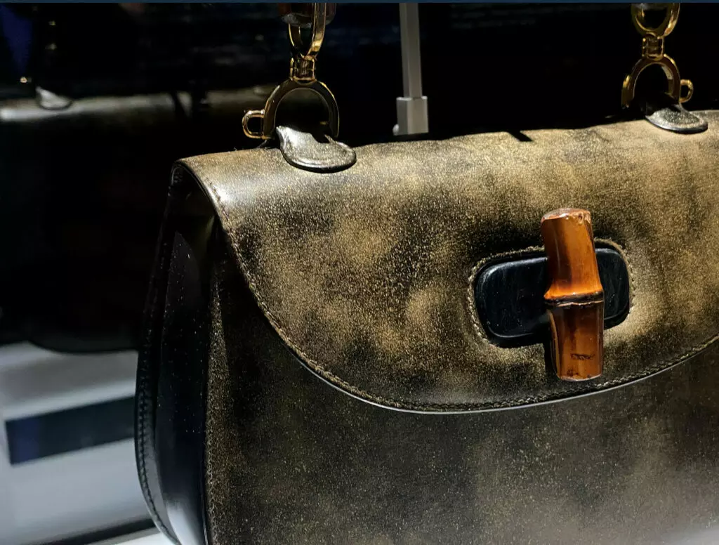 Collaboration between Gucci Bamboo leather bag and lacquerer Aoi Tokeshi