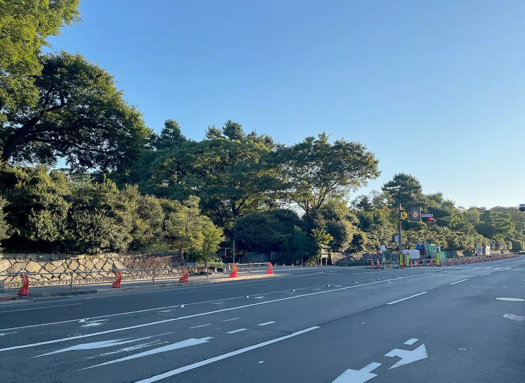 The south side of the Kyoto Gyoen as seen from Marutamachi St.