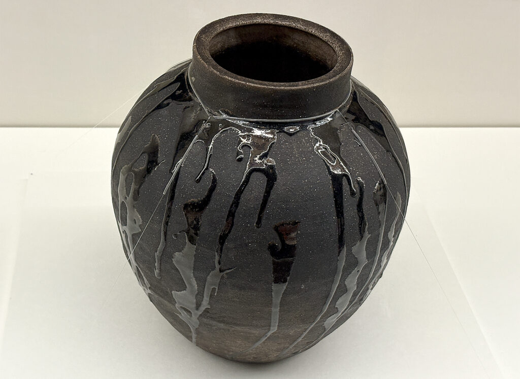 71 Unglazed Tea Pot with Black Flow Pattern, Shigaraki
