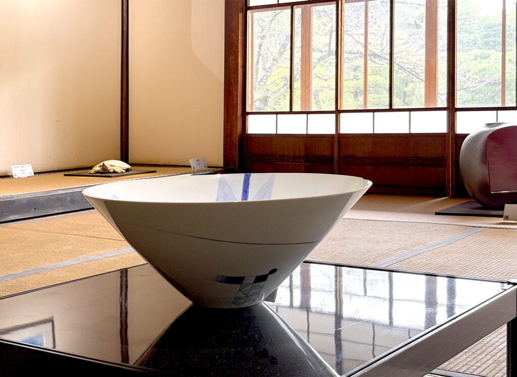 Large Bowl with Inlaid Line and Cobalt Pattern by Ryozo Shibata
