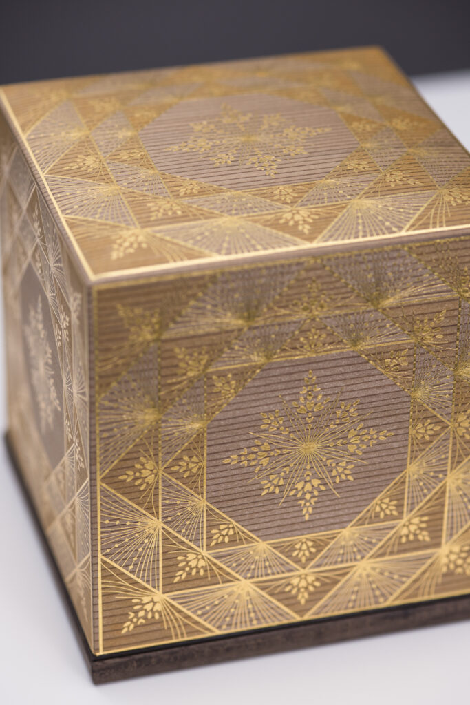 Lidded Box with Kirikane Design: “Flowering” by Ai Imamura